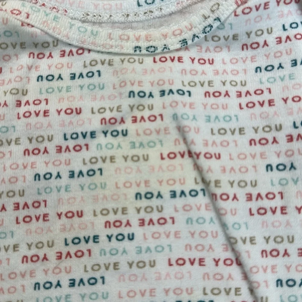 Carter’s bundle of 6 short sleeve baby girl onesies. They all have cute sayings.
